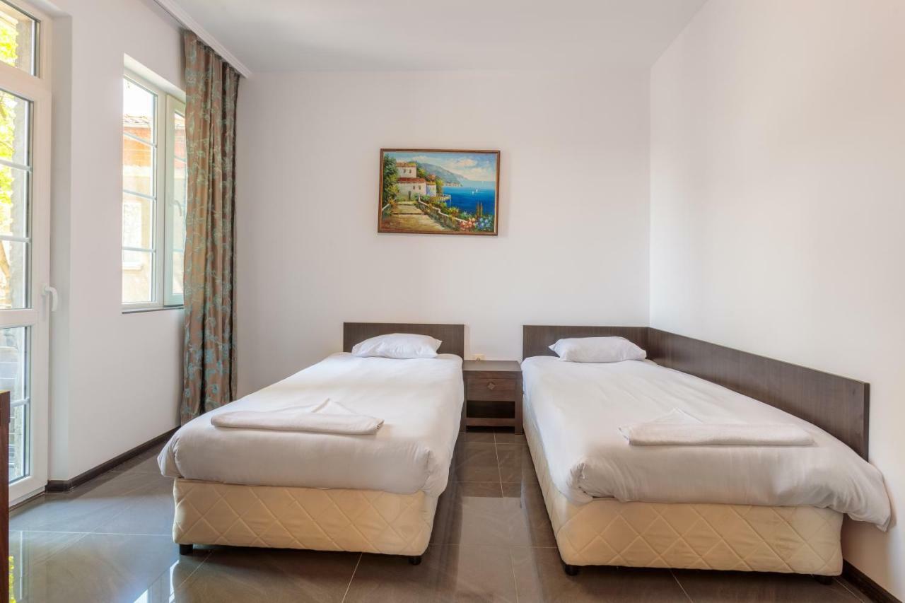 Seaside Guest Rooms Burgas Exteriör bild